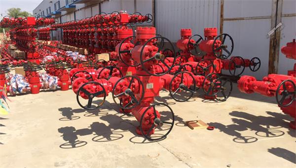 X-mas Tree—an important wellhead device in oilfield.jpg